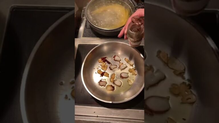 1ヶ月熟成カピカピ蛸と長芋のパスタ。歯が欠けるかと思ったバーのマスターの1日の始まりだ。 #パスタ #バー #男飯 #shorts