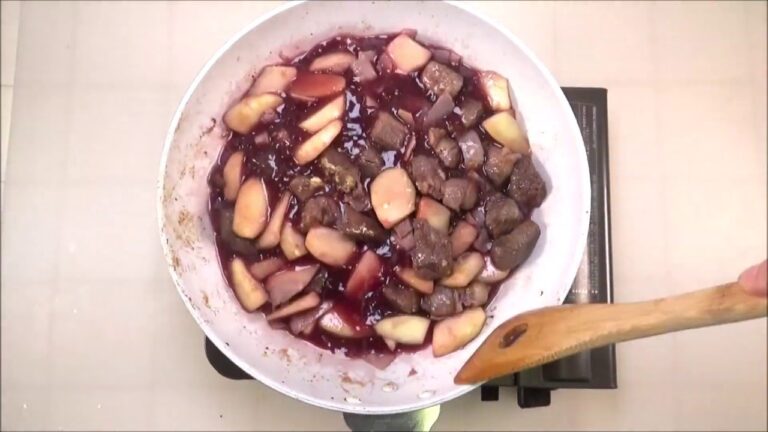 19 37_牛角切とかぶの赤ワイン煮