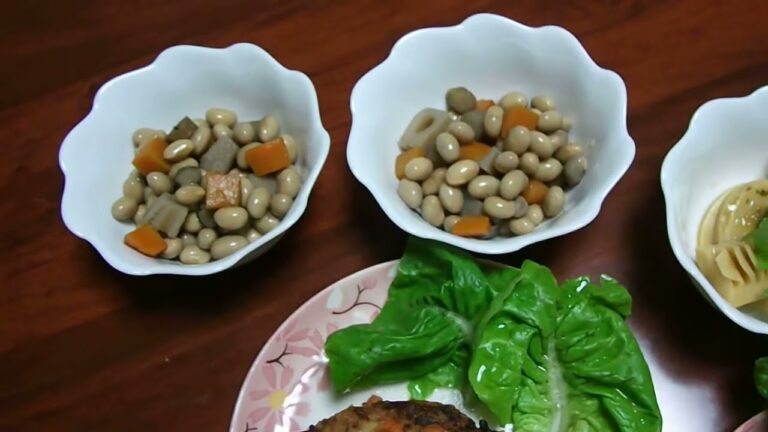 ベジ料理　人参・きのこローフ　たけのこ　大豆　サラダ　おしるこ