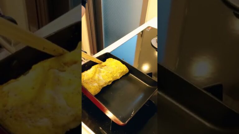 🍳卵で一品☆青のりで卵焼き😋【不器用な私が作る簡単で美味しい料理編】#shorts
