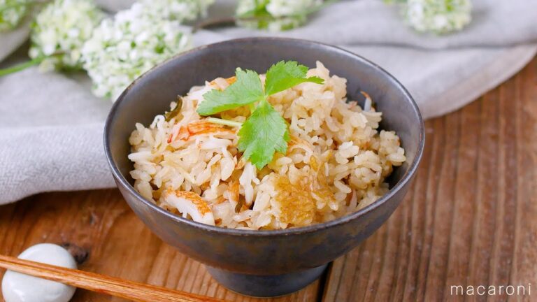 【かにめし風カニカマ炊き込みご飯】カニカマをアレンジ！手軽で美味しい♪｜macaroni（マカロニ）