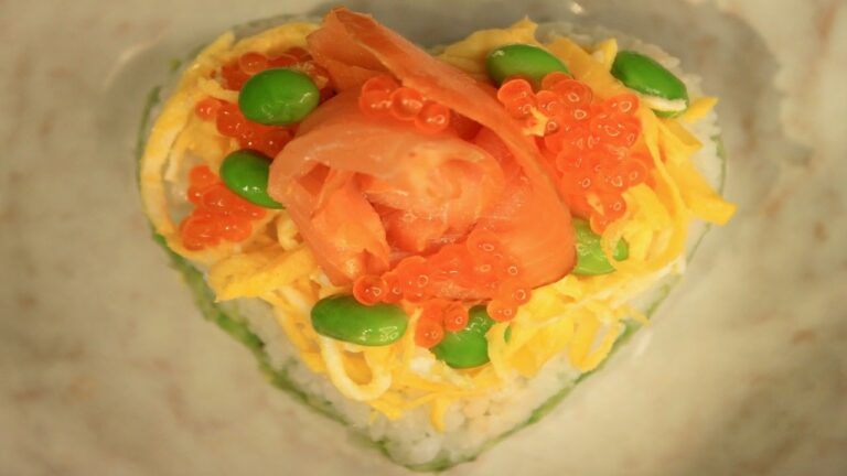 How to make Small Sushi Cake - Japanese Homemade Food Recipes -【ハートの寿司ケーキ】