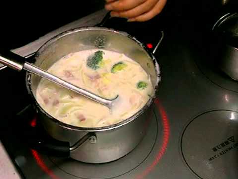 あけみママの簡単レシピ　クリームスープスパ　（２／３）