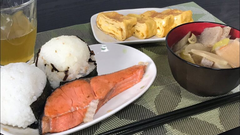 [朝ごはん記録] #21 卵焼き　焼鮭　明太子&ごま昆布おにぎり　豚汁