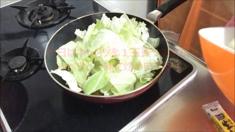 簡単ひき肉レシピ　キャベツとひき肉ピリ辛炒め　Fried spicy cabbage and minced meat