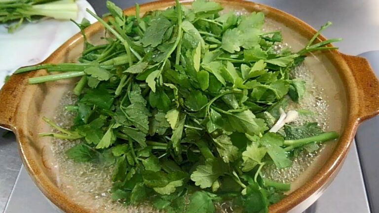 【茅乃舎だし　せり鍋】濃い目の味付けに「さようなら！」