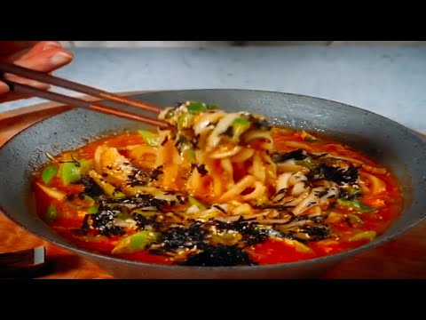 【ピリ辛味噌煮込みうどん】料理家を目指すサラリーマンの今日の献立🍳【簡単レシピと作り方】