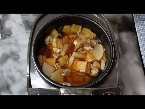 炊飯器料理です。食物繊維たっぷりの根菜で煮物を作ります。