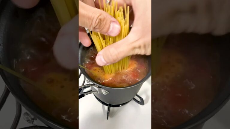 【キャンプ飯】簡単過ぎるトマトスープパスタ