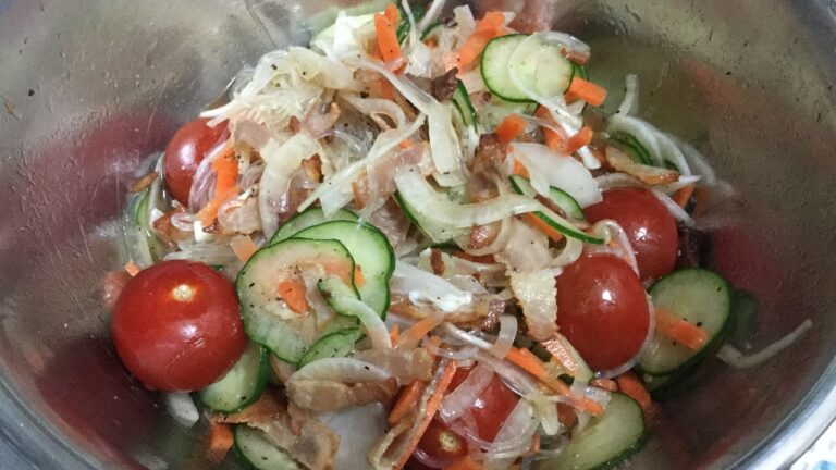 春雨ベーコン中華サラダの作り方教えます❤️カリカリベーコンに新玉ねぎが美味い😋