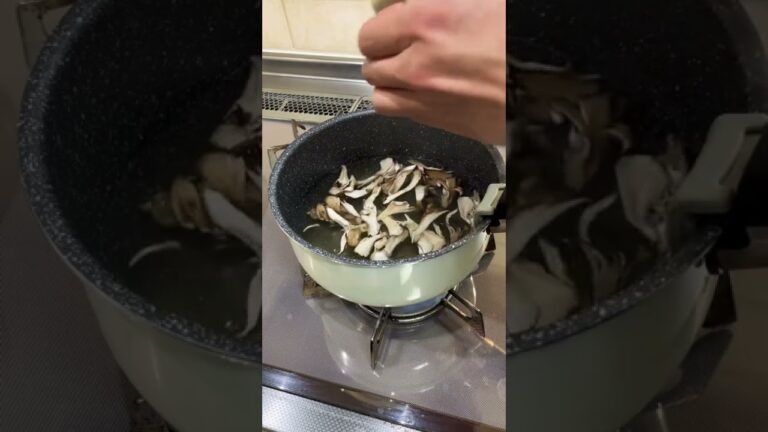 煮干しが優しい舞茸汁 cooking sound / recipe / japanese meal / broth stock / ASMR