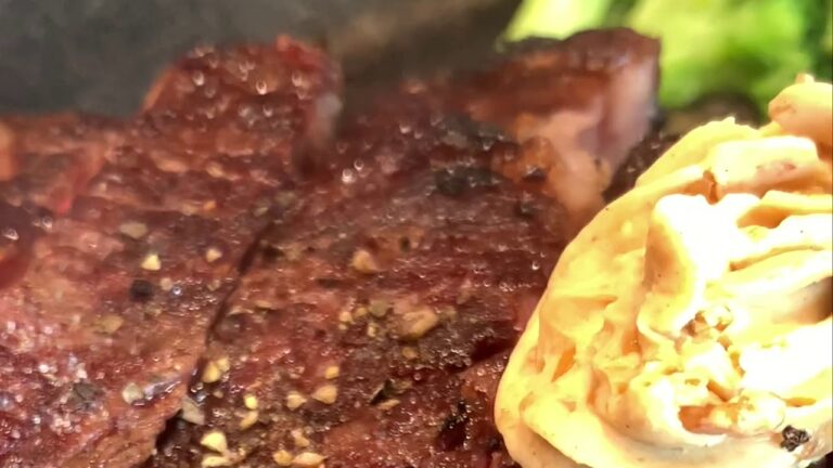 鉄板の上で焼ける音