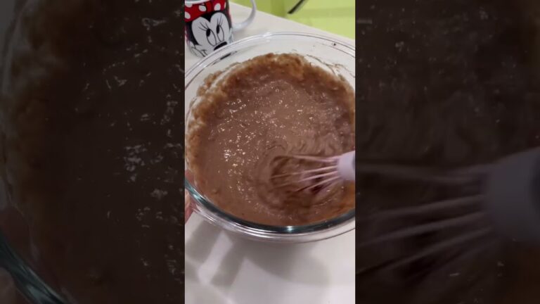 バレンタインに？！レンジで1発！米粉で作るチョコバナナ蒸しパン|砂糖不使用.グルテンフリー #shorts