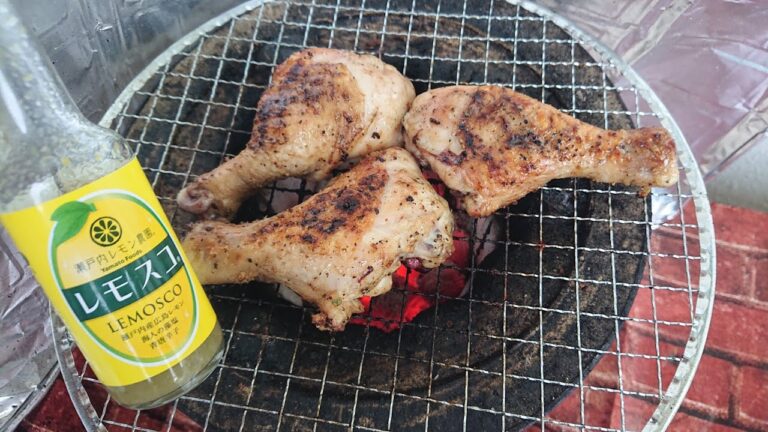 【ベランダ】七輪で 手羽元を 焼いて   レモンサワー