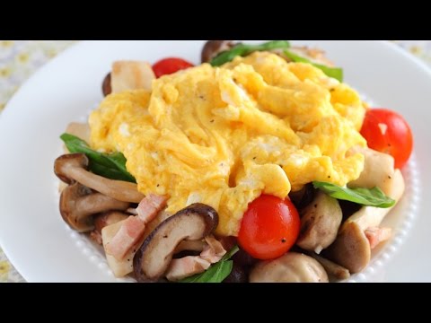 きのこ入りハーブオムレツ