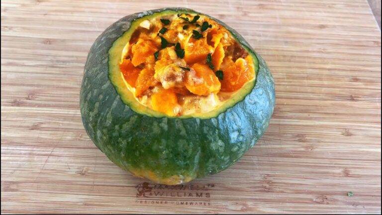 【秋の人気レシピ】ひと工夫で簡単！カボチャ丸ごとチーズグラタン