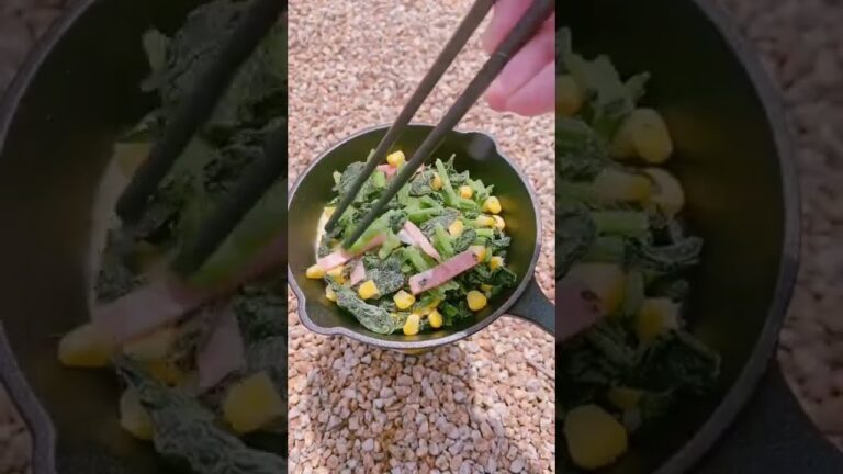 【キャンプ飯】タンパク質豊富！ほうれん草とベーコンのバターソテー筋トレ中やダイエット中に！ #shorts