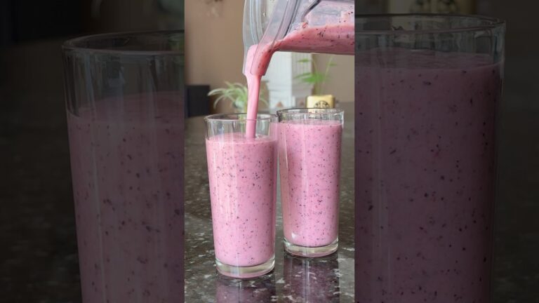 Berry Blast Smoothie in 30 seconds! #shorts #smoothies #refreshing #summer