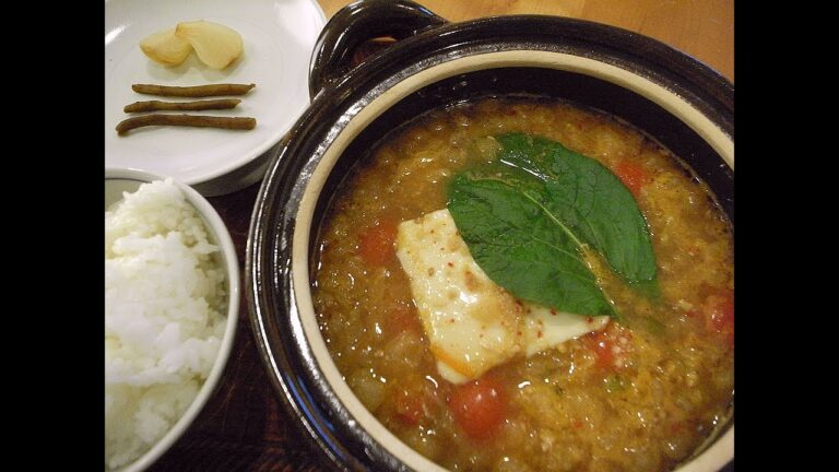 豆腐とトマトと揚げ玉と小松菜とキムチの味噌汁で朝食　#Shorts