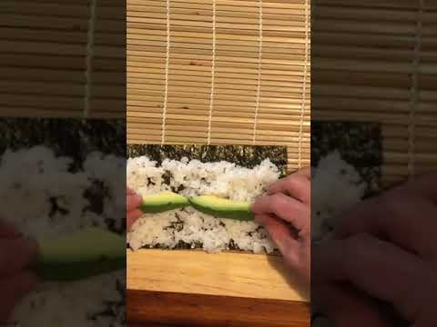 avocado sushi #shorts アボカド巻