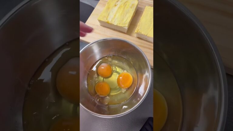 喫茶店の味！卵ふわふわオムレツサンド🥚🌻#同棲カップル #2人暮らし #料理記録 #オムレツサンド