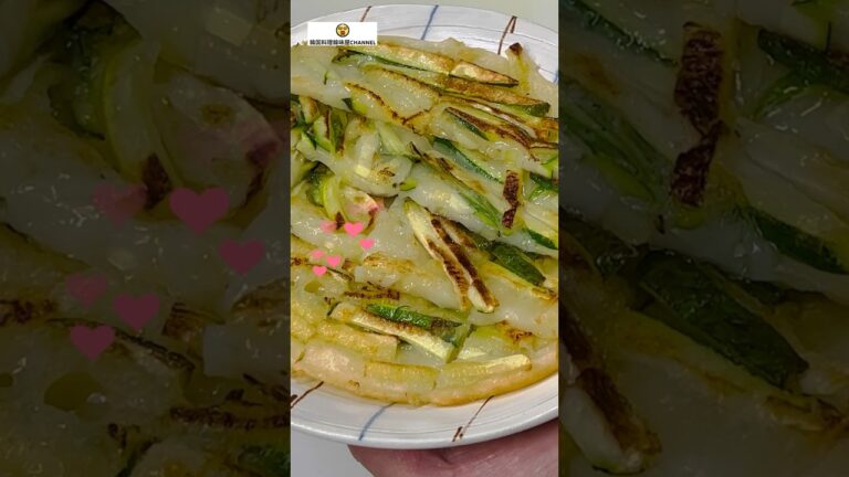 ズッキーニでちゃちゃっと一品料理 #cooking #チヂミ #ズッキーニ #ズッキーニレシピ #簡単レシピ #韓国料理 #韓国料理簡単