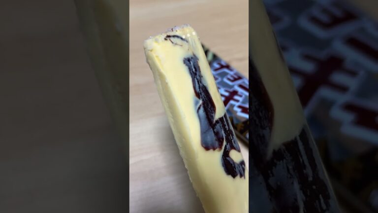 遅めに発見チョコバッキーの新味完熟バナナ🍌🍫 #シャトレーゼ #アイスクリーム #アイス #チョコバッキー #チョコレート #バナナ #新商品 #美味しい #おやつタイム