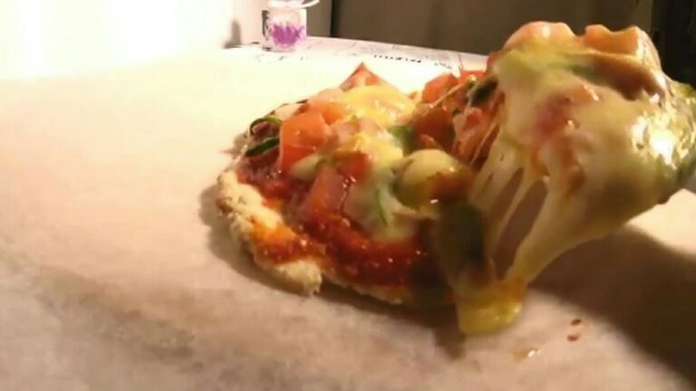 ホットケーキミックスで作るトマトピザ  Tomato pizza made with hot cake mix