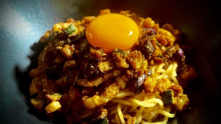 夏野菜カレーまぜそばの作り方　How to make curry mixed noodles