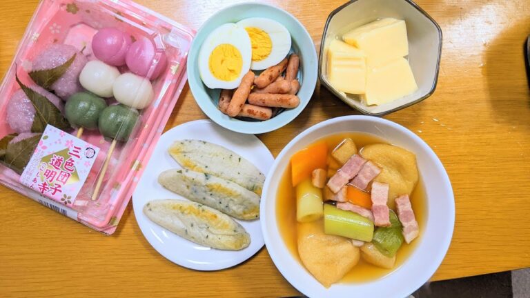 今日のうちの晩ご飯。冷凍してた餅巾着を美味しく食べたい。ベーコンとネギと人参で美味しく作れたよ。#料理動画#餅巾着#玉子豆腐#ばんごはん #ポークビッツ#ゆでたまご #cooking
