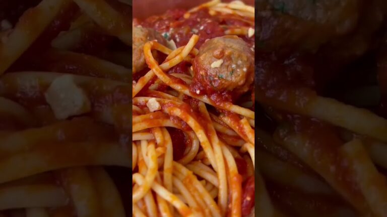 Lunch ideas! - Lawson’s - Garlic Meatball Pasta ローソンのガーリックミートボールパスタ