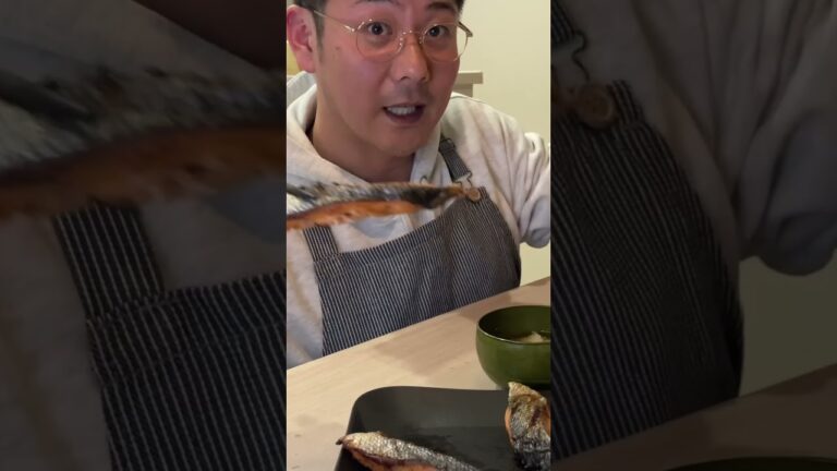 安い鮭を美味しく焼く方法♫食べるの幸せやわぁ〜♪ #節約レシピ #japanesefood #shorts