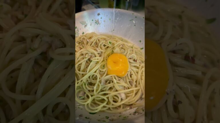 【サバ缶ペペタマ】簡単おいしい鯖缶のぺぺたま。少し前から育ててるイタリアンパセリで！ #レシピ #料理 #イタリアン #パスタ #food