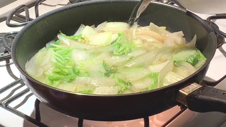 業務スーパーで白菜を100円でゲット！業務の鶏胸肉と白菜の旨煮！簡単なのに激ウマ☆