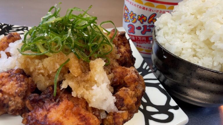 【飯テロ】おろしチキン竜田と金ちゃんヌードルを大盛ごはんで頂く。