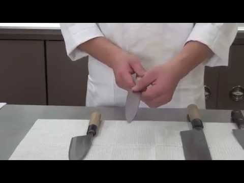 修行に行かなくても自宅で学べる！お寿司の握り方、刺身のさばき方の練習法