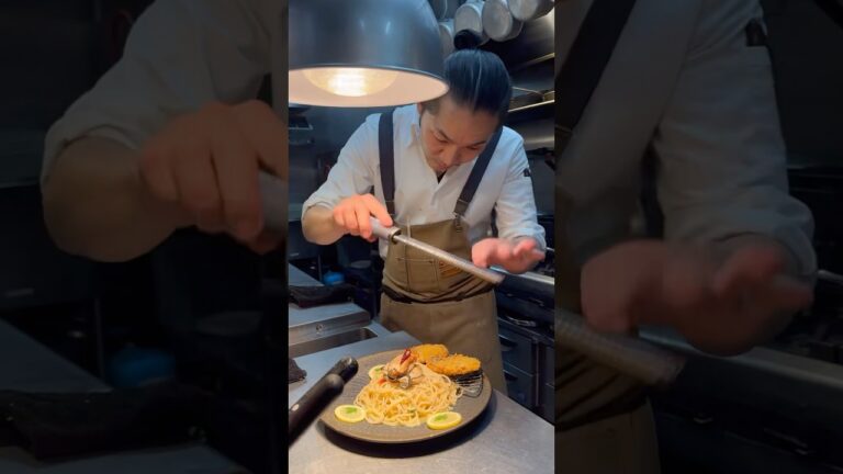 【ガチ厨房】2種類の牡蠣料理を一皿に盛り込んだパスタ！