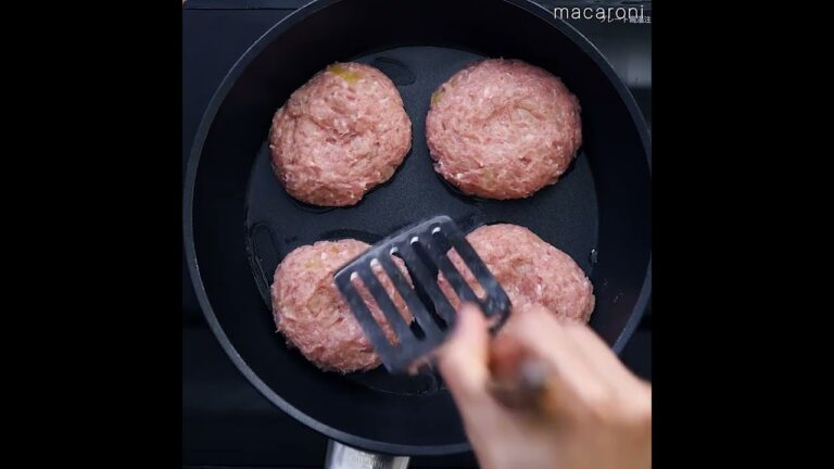 【トマト缶で！】煮込みハンバーグ #ハンバーグ #トマト #レシピ