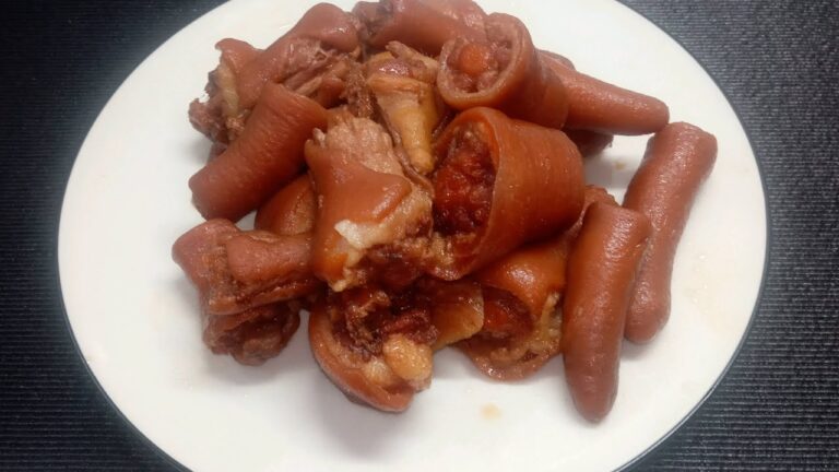 キッチングランパ流　豚テールの黒糖煮（Kitchen Grandpa Style Pork Tail Braised in Brown Sugar）