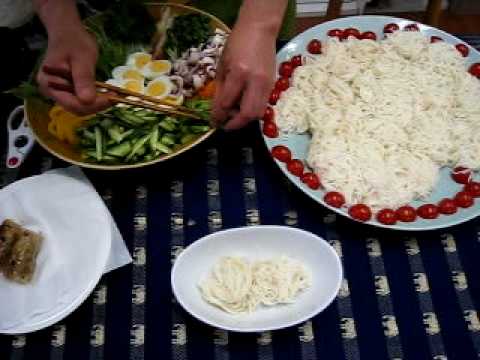 ベトナム料理（ブンチャージョー）そうめんの揚げ春巻きのせ