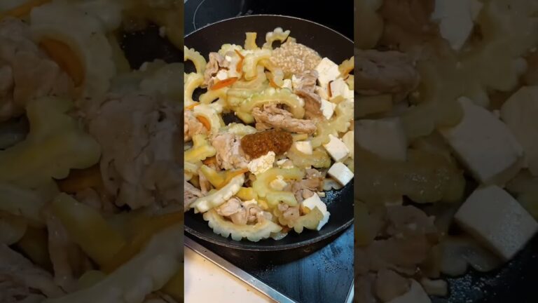 白いゴーヤも勿論ゴーヤチャンプルーにな〜れ💫たまねぎ麹と醤油麹が大活躍👏🏻夏はこれにビールで🍺で（完） #cooking #mealprep #bittergourd #shorts