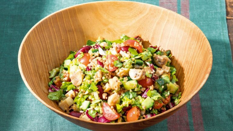 焼ききのことキヌアのチョップドサラダ