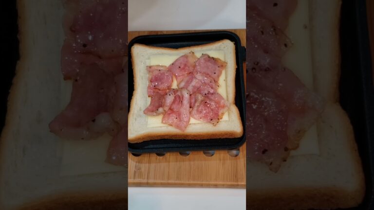 【とろーりチーズ】簡単に作れるホットサンドレシピです！チーズとベーコンが抜群です
