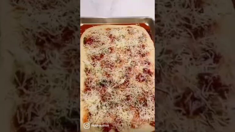 THE BEST PIZZA SAUCE EVER! Just cut & mix! 絶品簡単ピザソース: NY＊おもてなし料理チャンネル #shorts #ひでこコルトン