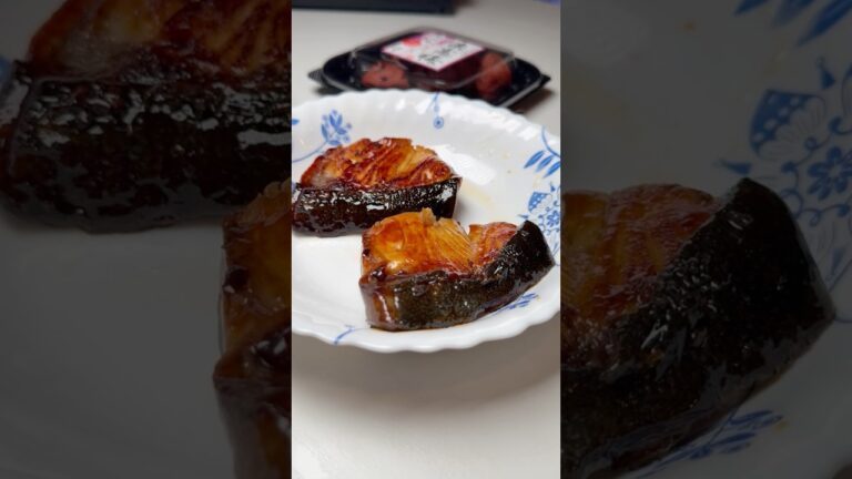 【シンガポール旅行まであと3日】27才独身男の3月2日のご飯。初めてぶりの照り焼きを作った。動画にはないが、鶏肉とじゃがいものお味噌汁も。ご飯・梅の最強コンビで実食。