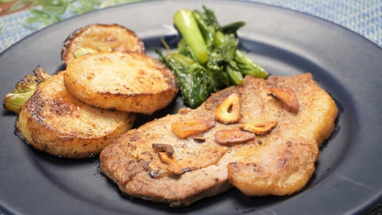 豚肉とかぶのガーリックバターソテー✨材料も作り方もシンプルなのに激うま！ジューシーな食感がたまらない🤤#shorts #飯テロ #簡単レシピ #料理動画 #豚肉レシピ #かぶ