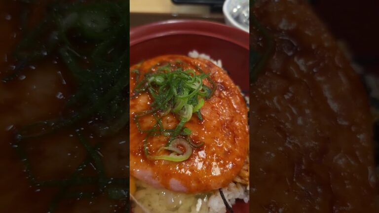 10秒飯シリーズ　まぐろユッケ丼（800円）すき家