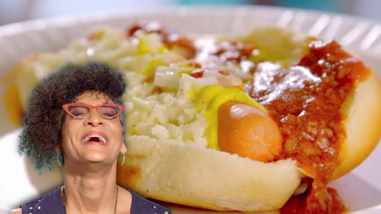 チリソースとコールスローたっぷりホットドッグ＆バターたっぷりさくさくのタルトタタン  | 背徳のグルメ【深夜の視聴注意】【このカロリー、有罪】