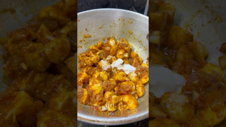 Palak Mushroom Curry | Dinner Recipe #curry #foodiemaabeta #shortsfeed #youtubeshorts #foodblogger