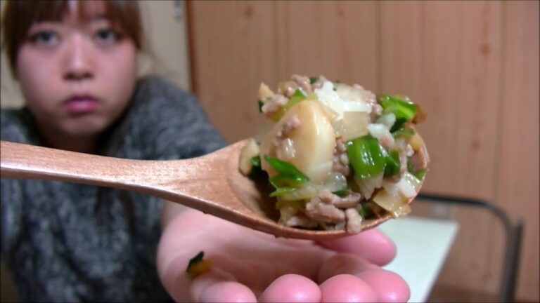 【餃子風】ニラたっぷり豚挽き肉丼【ニンニク効いてる】